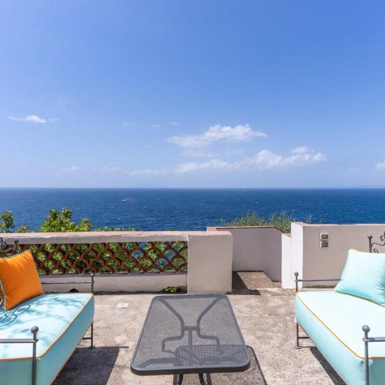 Villa Dafne Gulf Views Pool and Guest Services by Feeling Italy - Villa - 49
