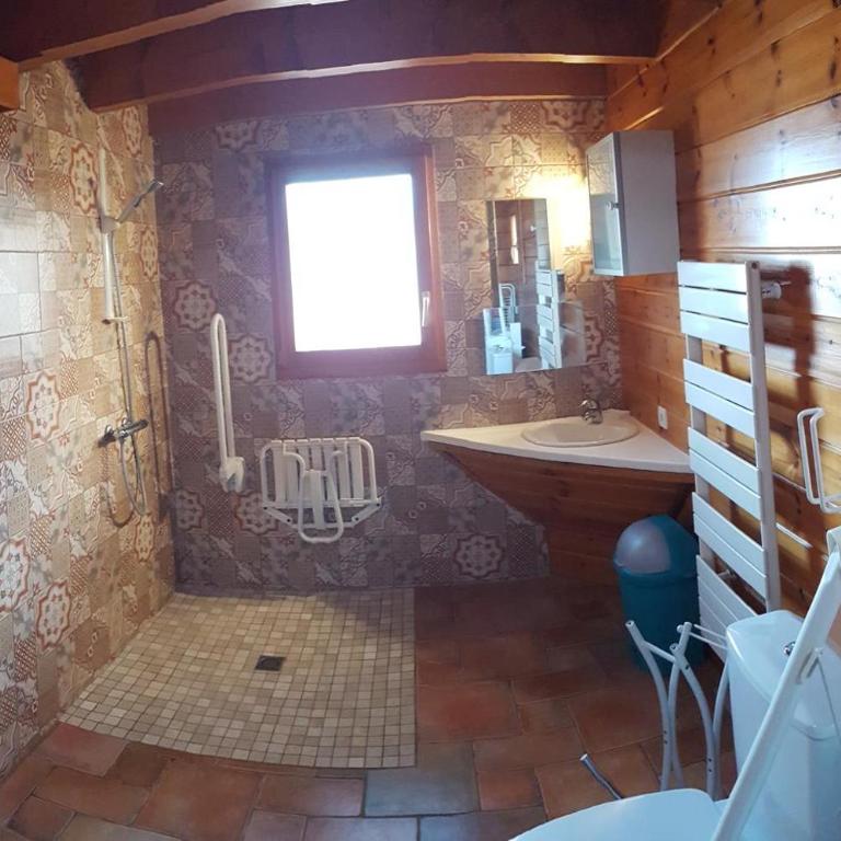Chalet Ecrin équipé pour Personne à Mobilité Réduite, Belle vue lac, Sauna et Wifi - Chalet 3 Chambres - 4