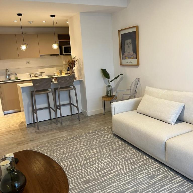 Depa con gym y piscina cerca del Paseo La Galería - Apartamento de 1 dormitorio - 2