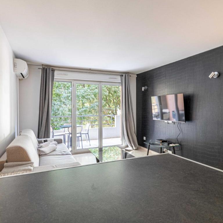 Magnificent apartment with parking - AC-balcony - Appartement - 8