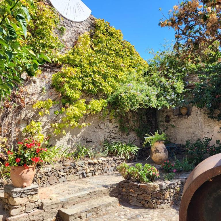 Renovated 12th-century chapel fully equipped for 6 - Vacation Home - 25