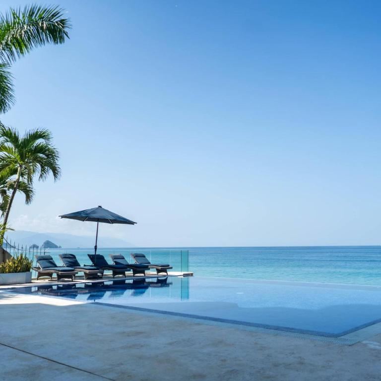 Full Floor Beachfront Luxury Apartment - Apartamento - 45