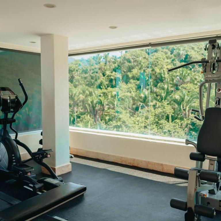 Full Floor Beachfront Luxury Apartment - Apartamento - 63