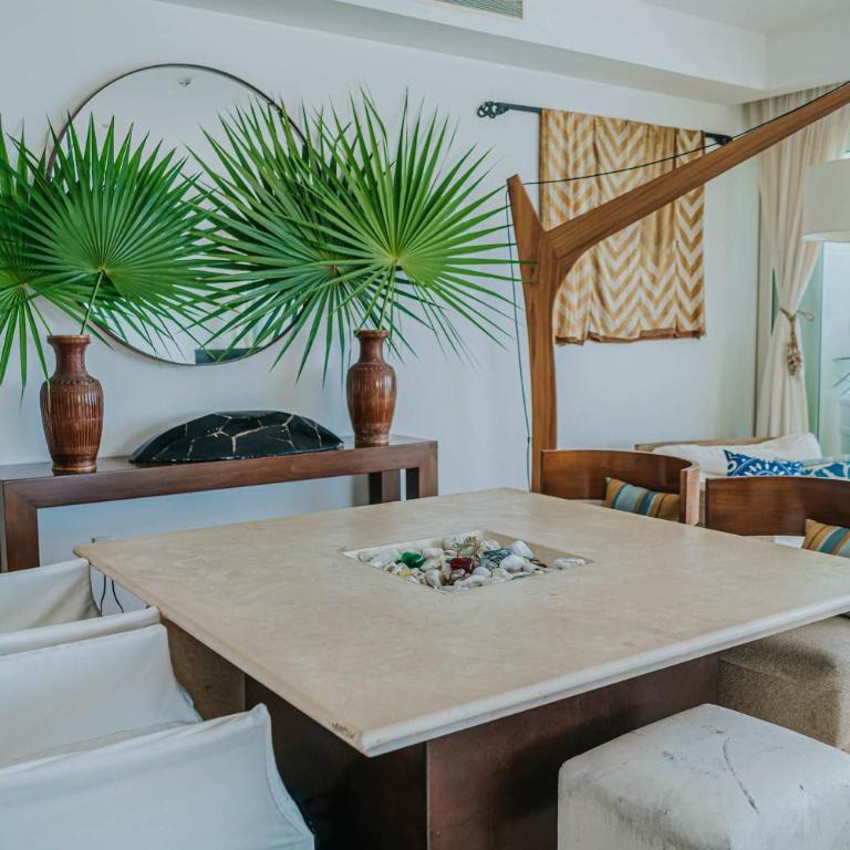 Full Floor Beachfront Luxury Apartment - Apartamento - 9