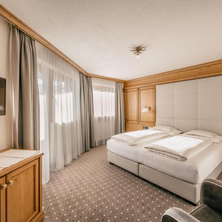 Gourmet & Wine Hotel Austria - 4 Sterne superior - Ski in Ski out - Suite mit 1 Schlafzimmer - 5