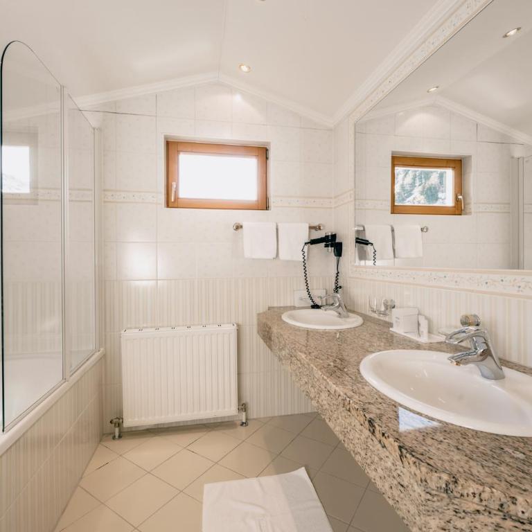 Gourmet & Wine Hotel Austria - 4 Sterne superior - Ski in Ski out - Suite mit 1 Schlafzimmer - 2