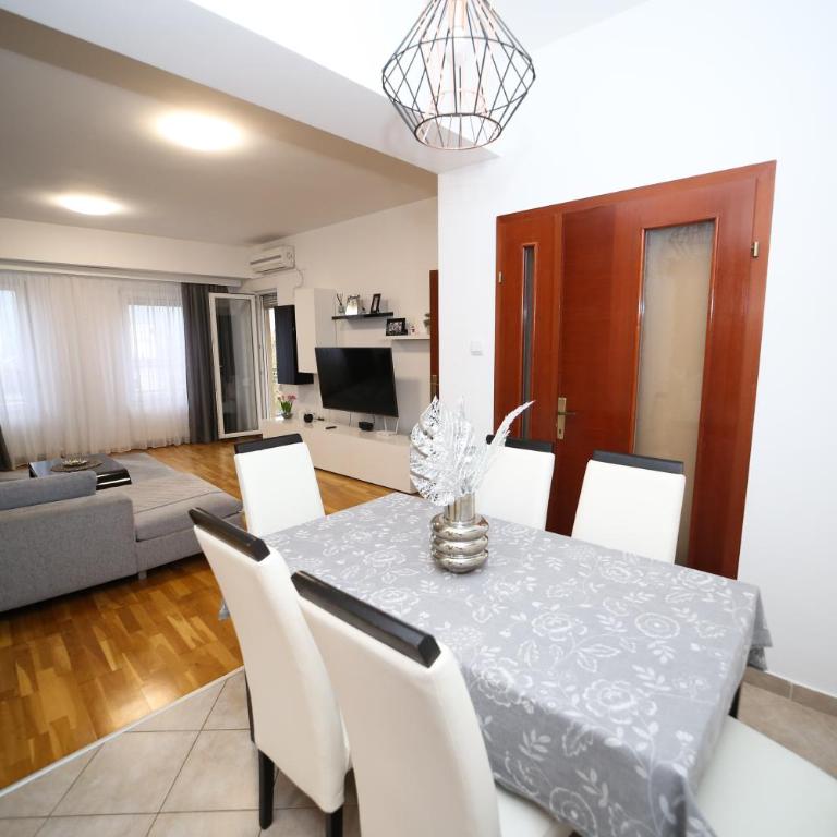 Iva Lux stan na dan - One-Bedroom Apartment - 9