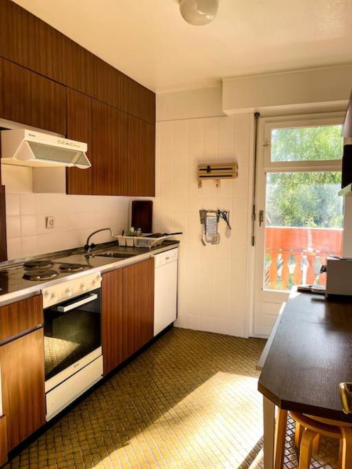 Magnifique appartement avec terrasse, vue et piscine - Apartment - 12