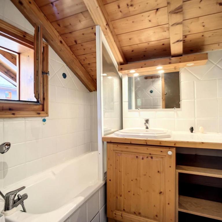 Résidence Ch. Col De La Lune - Chalet Montagnard avec Jacuzzi et Vue Panoramique MAE-4544 - Chalet - 10