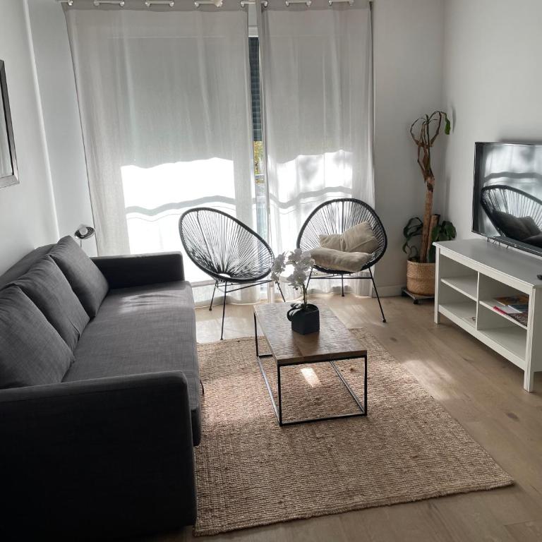 PISO CENTRICO CON PATIO PRIVADO - Two-Bedroom Apartment - 2
