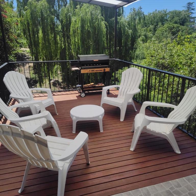 Casa en las sierras de Córdoba con Deck , Parrilla y estacionamiento - Casa de 2 dormitorios - 2