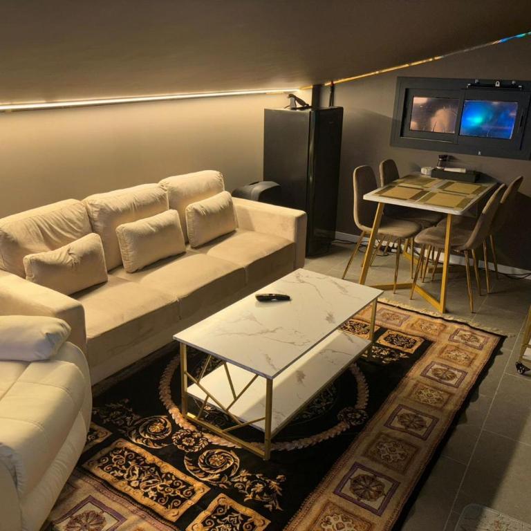 chalet barcelona - One-Bedroom House - 9