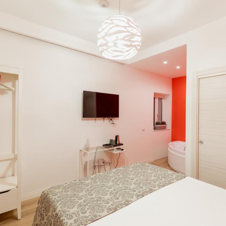 Suite Riviera 84 - Camera Matrimoniale Superior con Vasca Idromassaggio - Senza Vista - 14