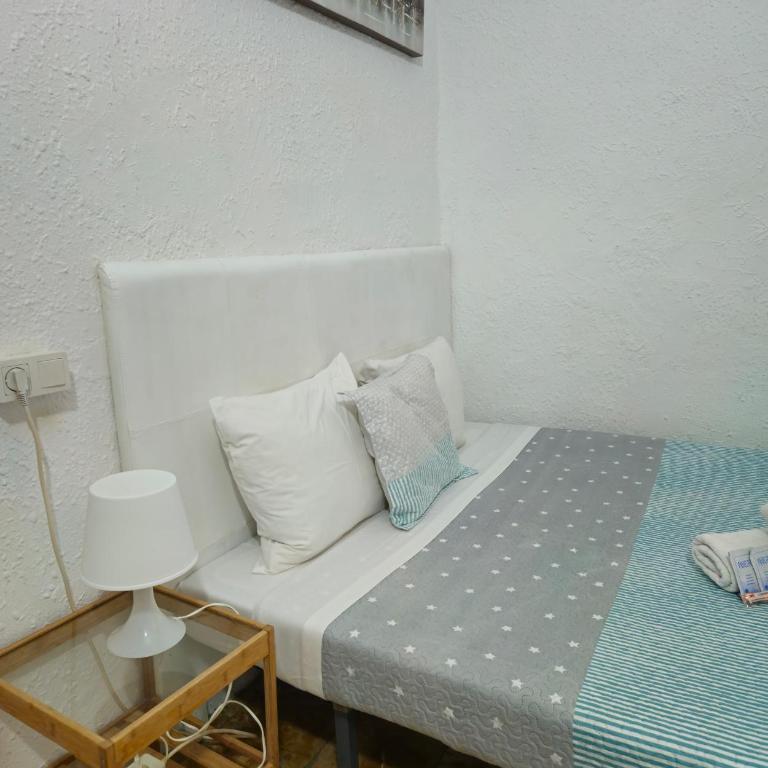 YOUTH HOSTEL - Central and Basic Drassanes - Habitación Doble con baño compartido - 12