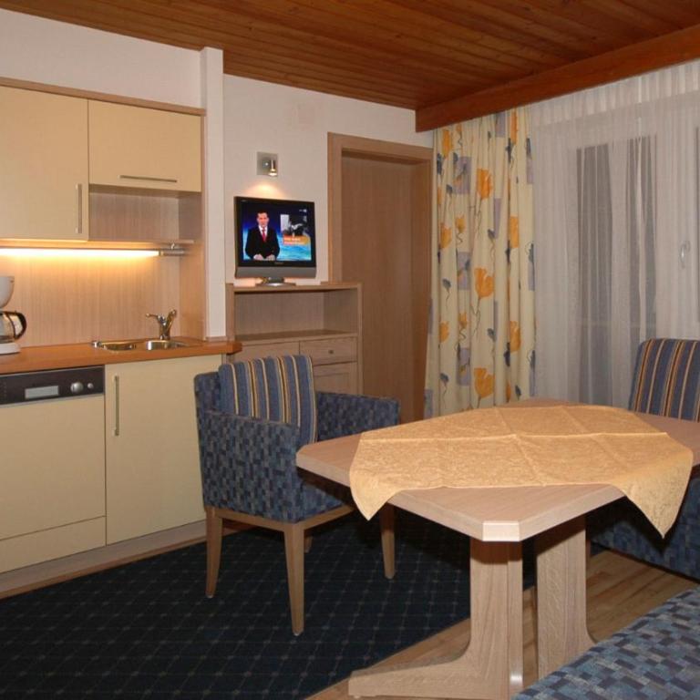 Appart & Hotel Garni Villa Knauer - Apartment mit 1 Schlafzimmer und Balkon - 4