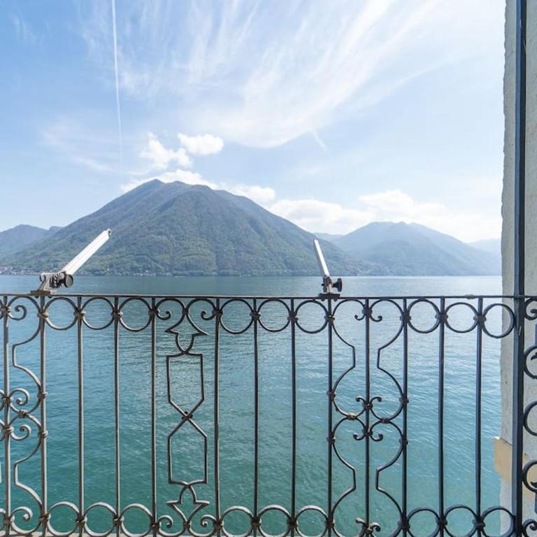 Storica Villa sul Lago di Como con darsena privata - Appartamento - 91