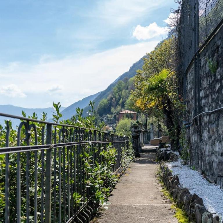 Storica Villa sul Lago di Como con darsena privata - Appartamento - 42