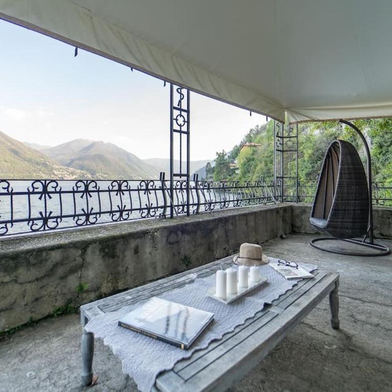 Storica Villa sul Lago di Como con darsena privata - Appartamento - 83