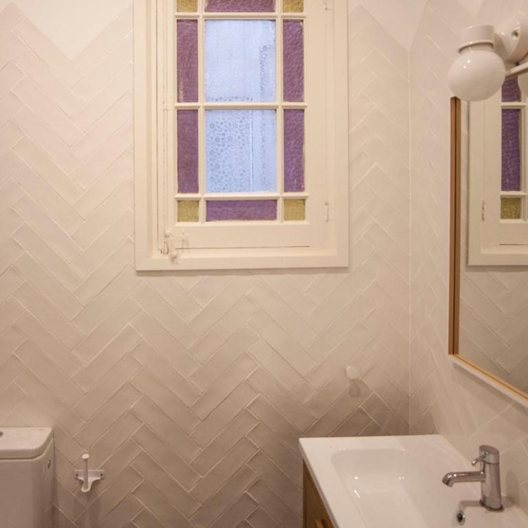 EG42B - Piso modernista 6 pax con WIFI en centro Barcelona - Apartamento de 3 dormitorios - 11