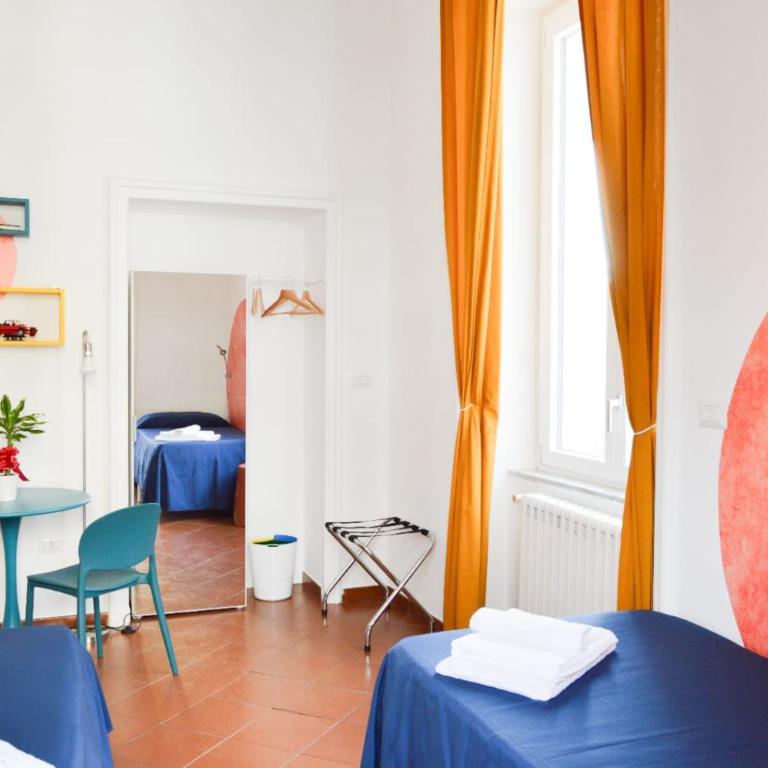 Il Fòllaro - Vomero - Camera Tripla con Bagno Privato Esterno - 1