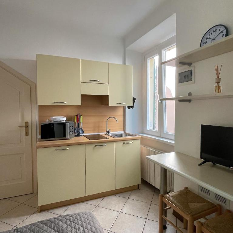 Roncati 7 center town studio apartments - Monolocale - 8