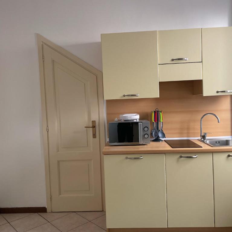 Roncati 7 center town studio apartments - Monolocale - 10