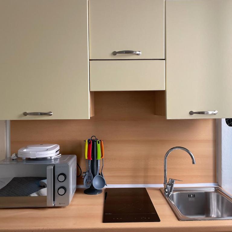 Roncati 7 center town studio apartments - Monolocale - 11