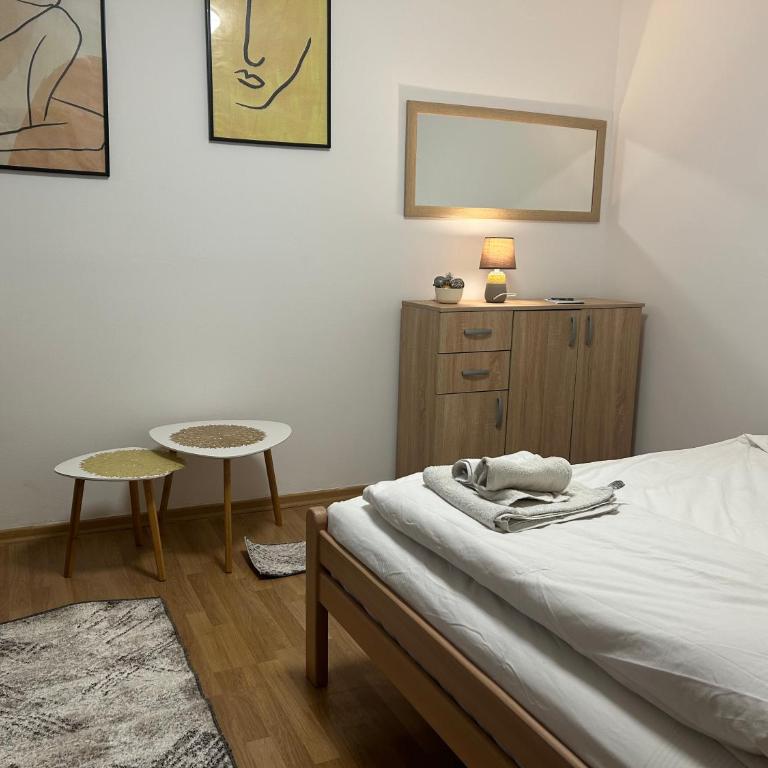 Theatre55 - One-Bedroom Apartment - 8
