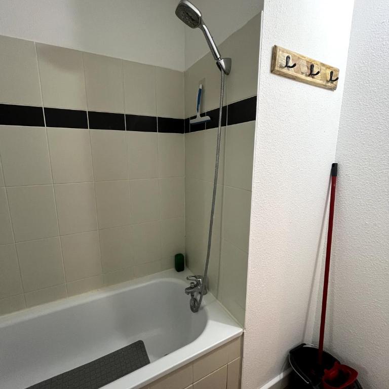 Le Félicità- T2 - Parking - Piscine - Appartement 1 Chambre - Vue sur Jardin - 34