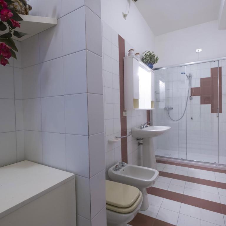 607 - Bellissimo quadrilocale in centro a Numana, aria condizionata, portico, vista mare spettacolare e garage - SPIAGGIA WHITE BEACH CLUB OMAGGIO dal lun al ven FINO AL 02-08 - Appartamento con 3 Camere da Letto - 14