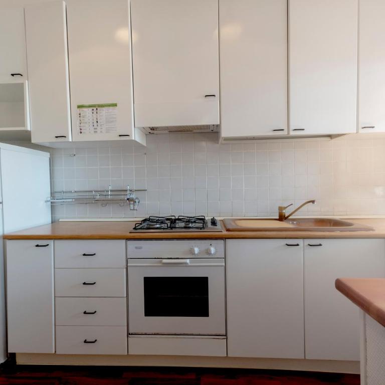 607 - Bellissimo quadrilocale in centro a Numana, aria condizionata, portico, vista mare spettacolare e garage - SPIAGGIA WHITE BEACH CLUB OMAGGIO dal lun al ven FINO AL 02-08 - Appartamento con 3 Camere da Letto - 3