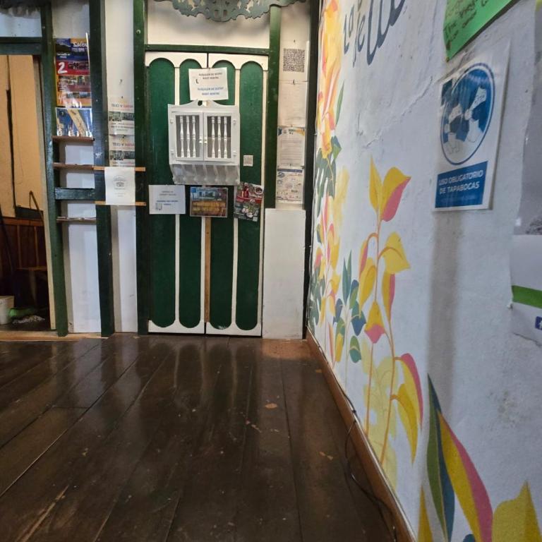 Hostal La Casa De Lili - Twin Room with Shared Bathroom - 1