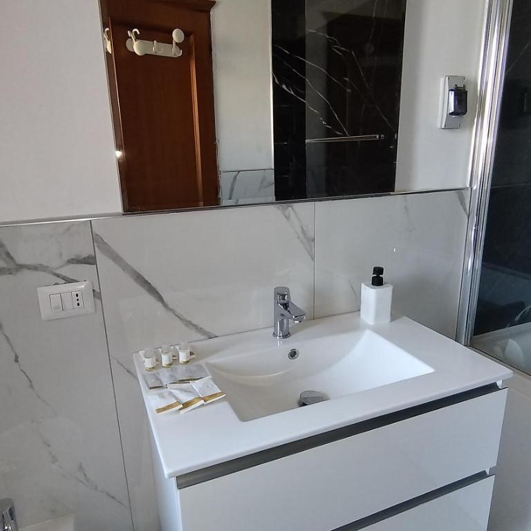 L'Incanto Romano - One-Bedroom Apartment - 15