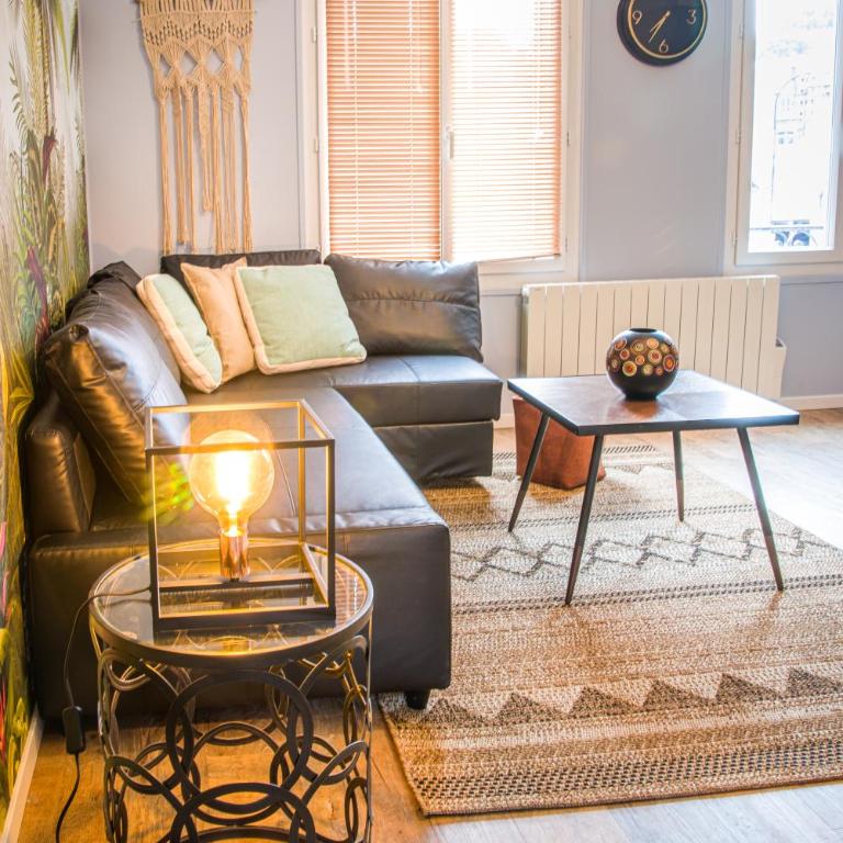 CENTRE VILLE, plusieurs appartements rénovés lumineux dans meme immeuble - Appartement 3 Chambres - 13