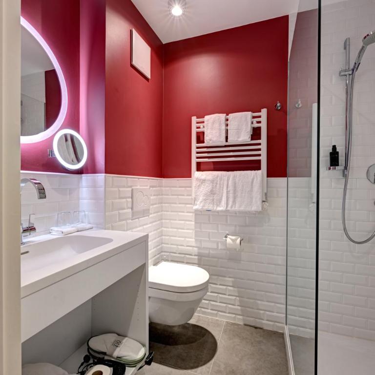 Hotel Uhland - Basic Dreibettzimmer - 2