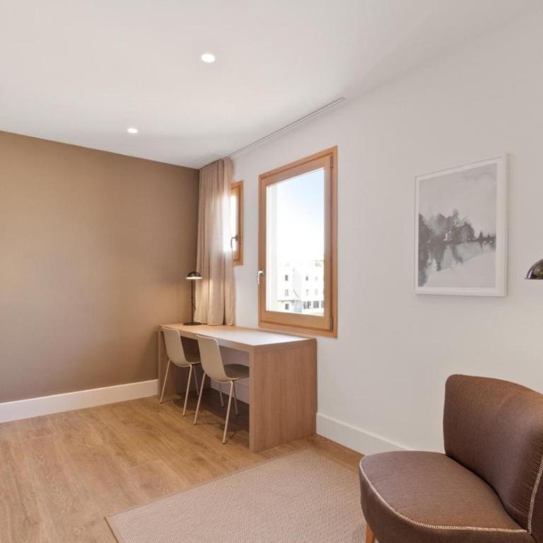 Fisa Rentals Gran Via Apartments - Premier Two-Bedroom Apartment - 10