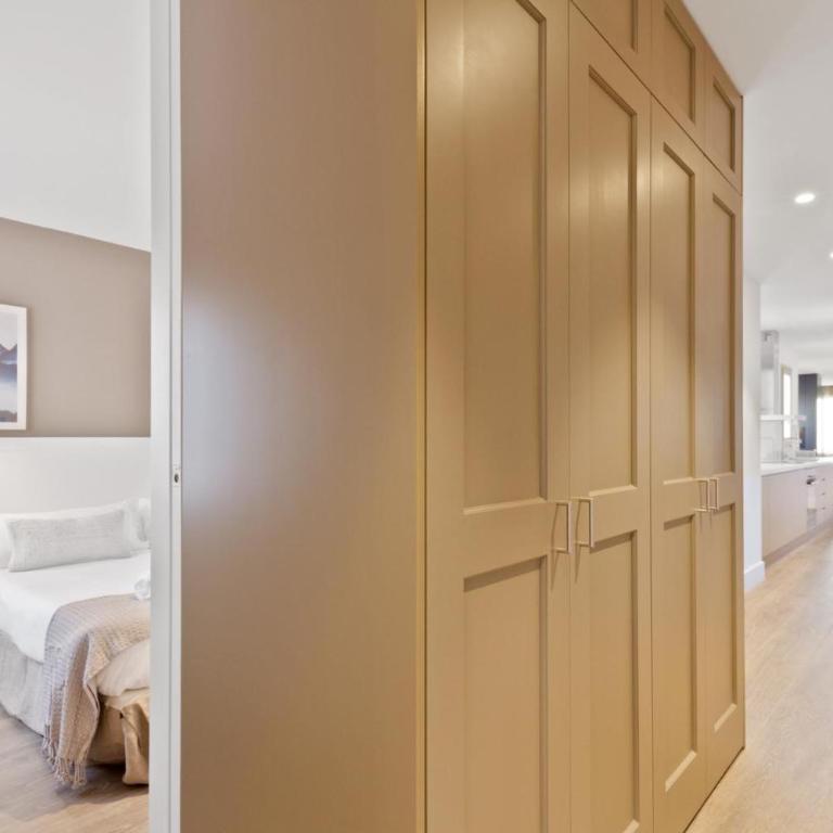 Fisa Rentals Gran Via Apartments - Premier Two-Bedroom Apartment - 11