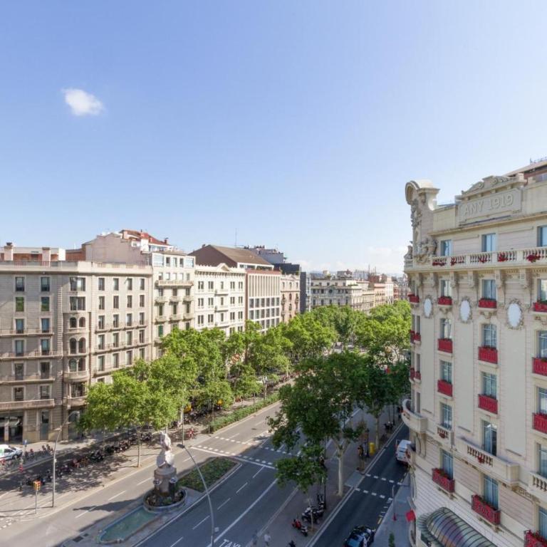 Fisa Rentals Gran Via Apartments - Premier Two-Bedroom Apartment - 12