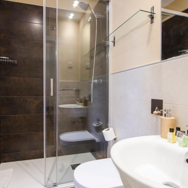 Stunning Stylish 4BD 3BTH - City Center-Atocha - Apartment - 25