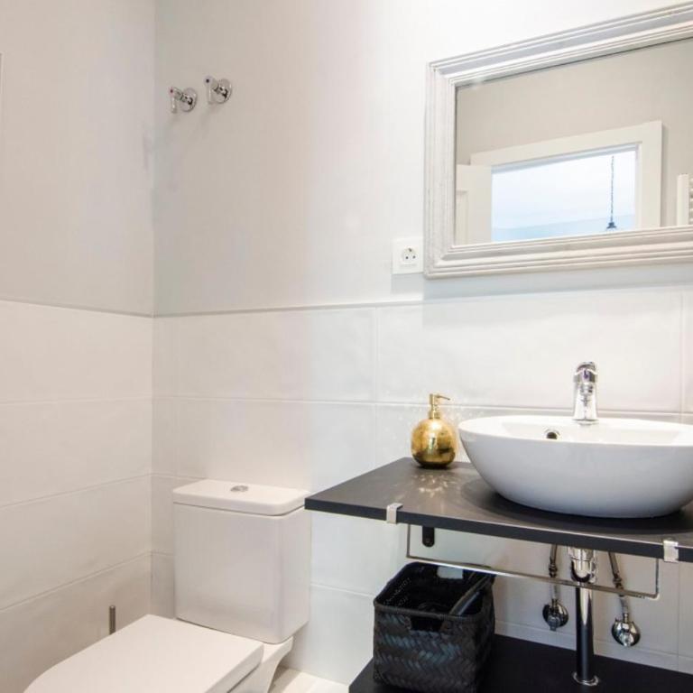 Stunning Stylish 4BD 3BTH - City Center-Atocha - Apartment - 37
