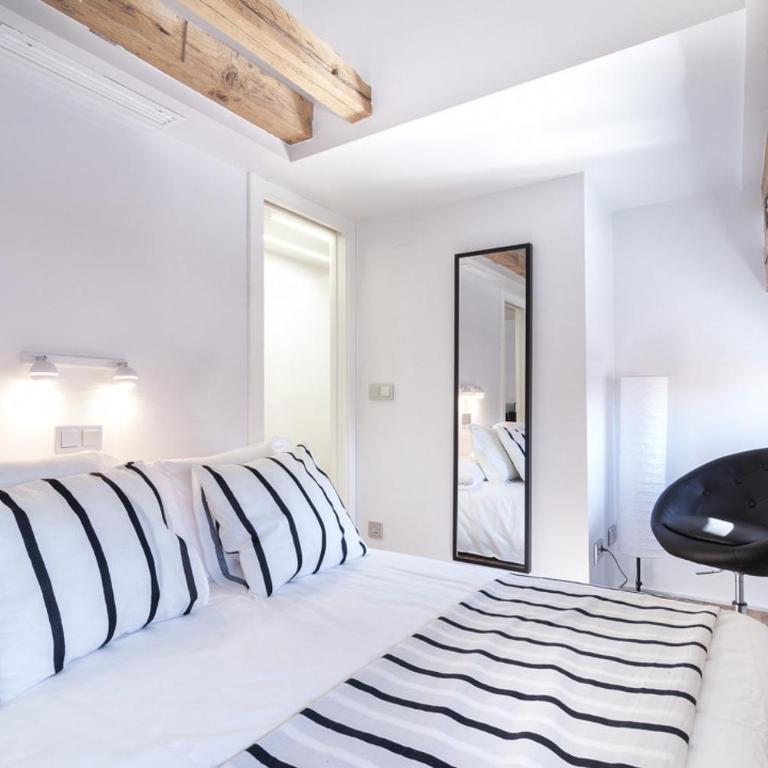 Central apartment W 2Beds and 1baths-Plaza Mayor - Two-Bedroom Apartment - 10