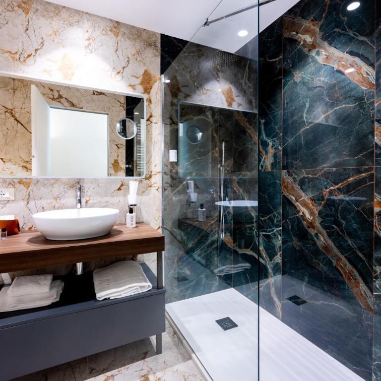 Palazzo Genuardi - charming rooms - - Family Suite with Balcony - 15