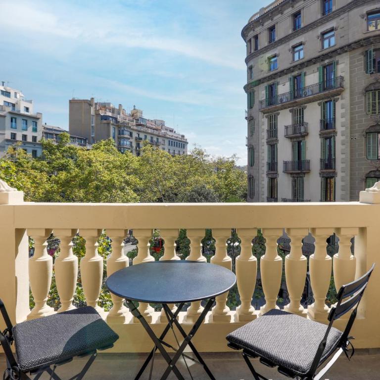 The Diagonal Suites by Sweett - Four-Bedroom Apartment with Balcony - 4
