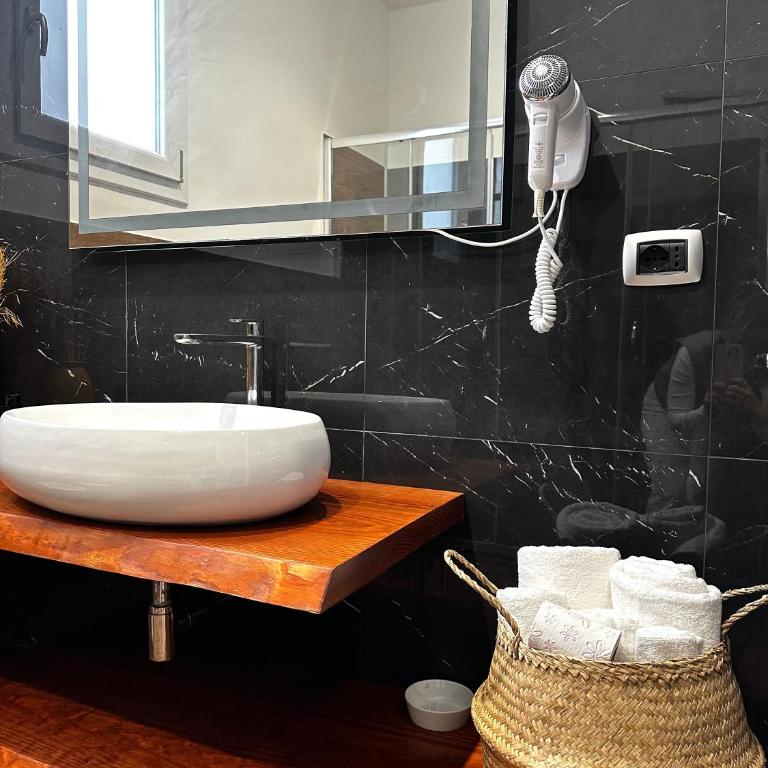 Naiadi Rooms - Large Double Room - 13