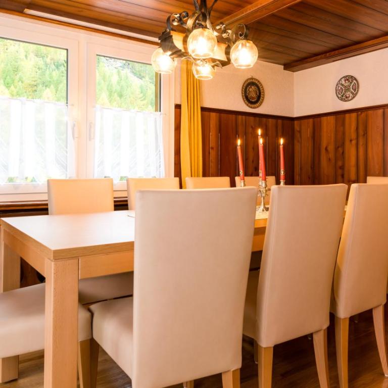 Chalet Alpenrösli - Deluxe Apartment mit 4 Schlafzimmern - 14