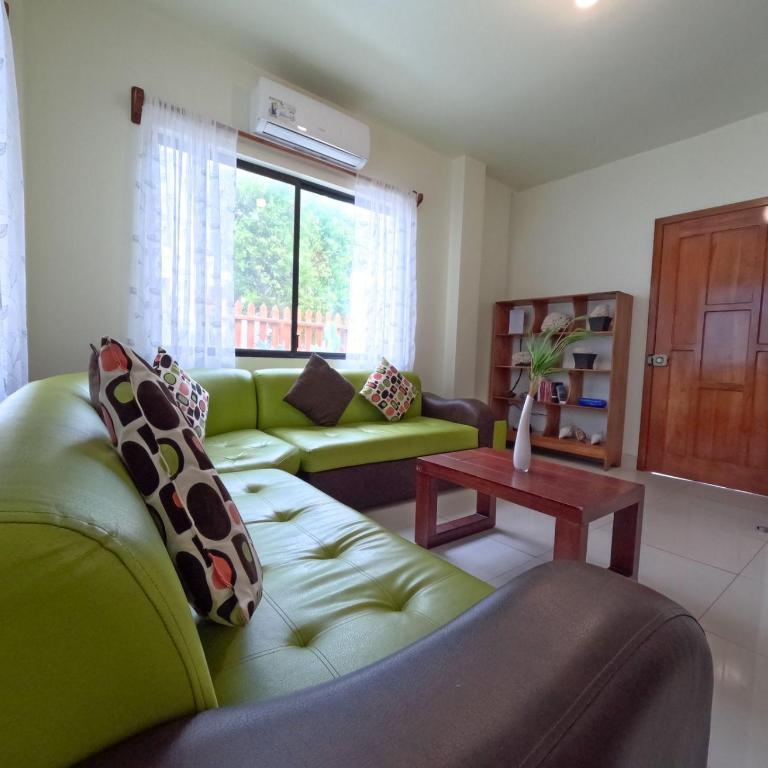 Ocean Breeze House - Deluxe Room - 6