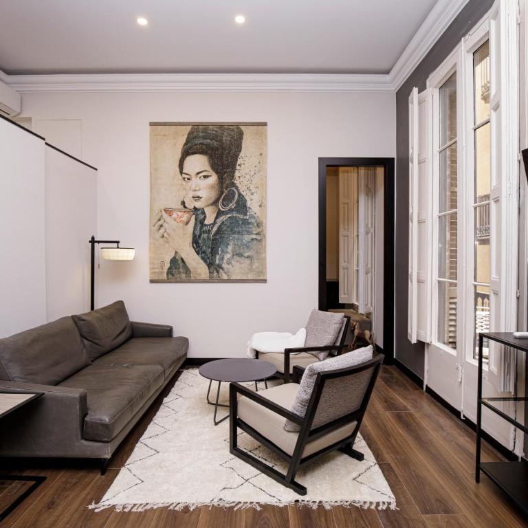 beautiful cosy modern apartment ,19th century building - One-Bedroom Apartment with Balcony - 9