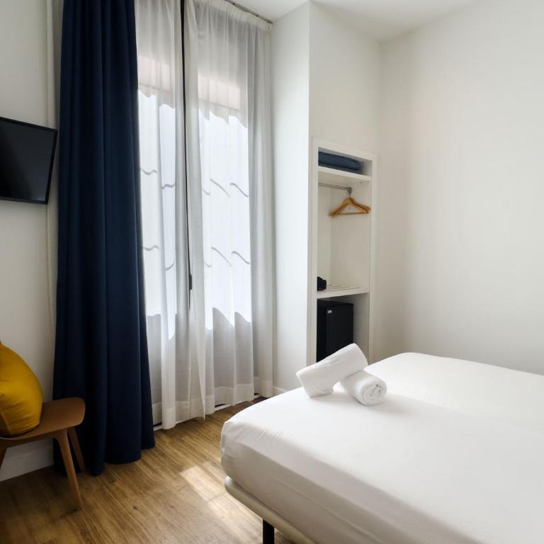 Som Nit Born - Twin Room with Balcony - 4