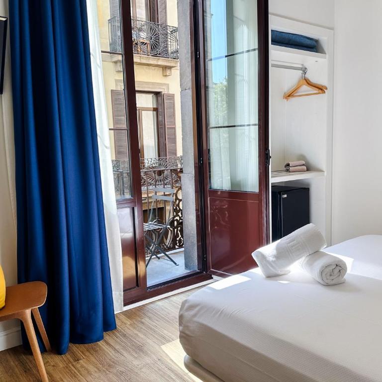 Som Nit Born - Twin Room with Balcony - 9