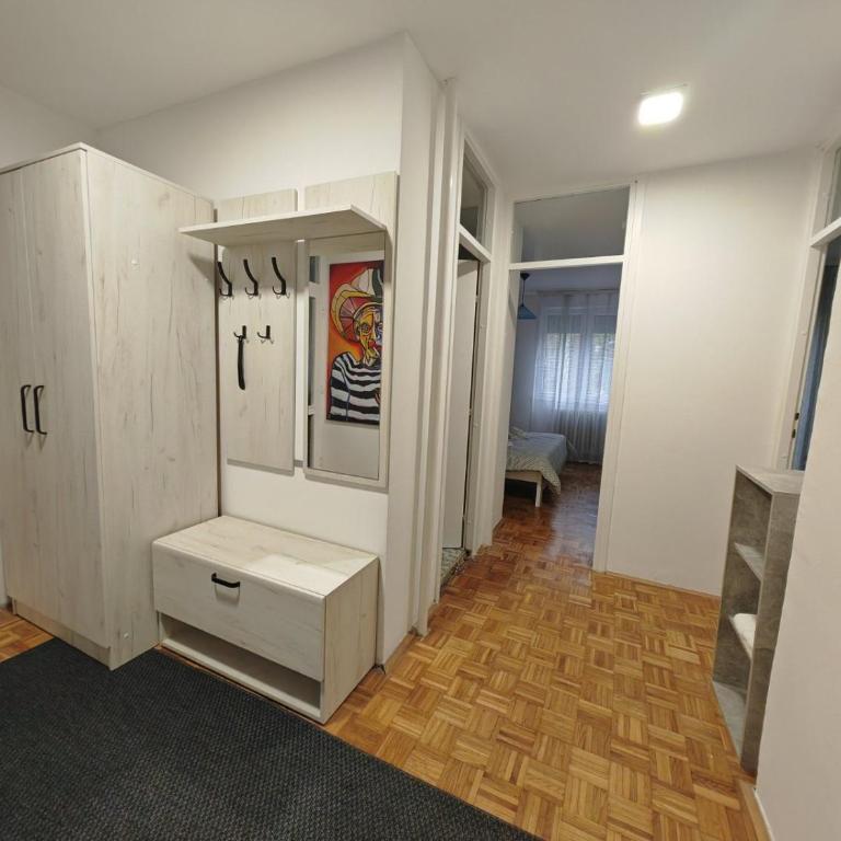 NEW BELGRADE Lovely three bedroom apartment - Apartman sa 2 Spavaće Sobe - 17